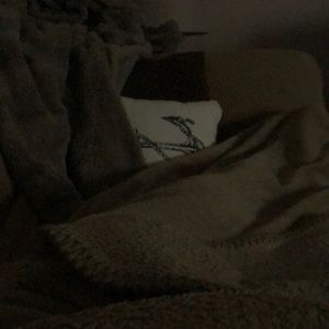 Meet your Posher, Laurie